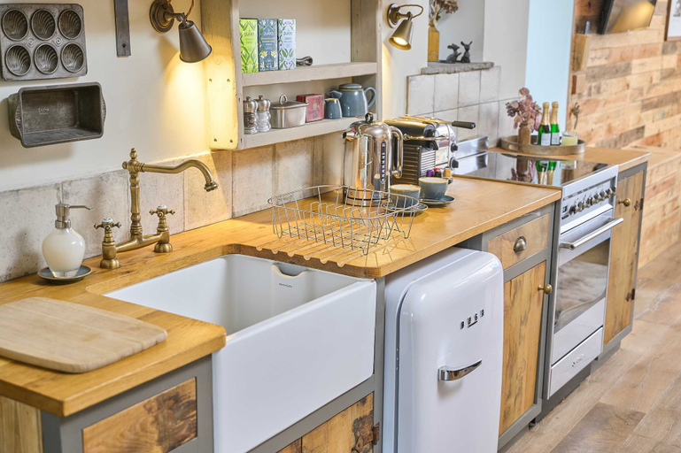 Others 3, Host Stay Tin Bath, Somerset