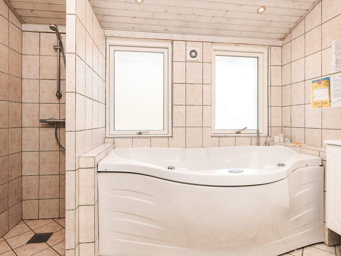 Bathroom 5, 6 Person Holiday Home in Albaek, Frederikshavn
