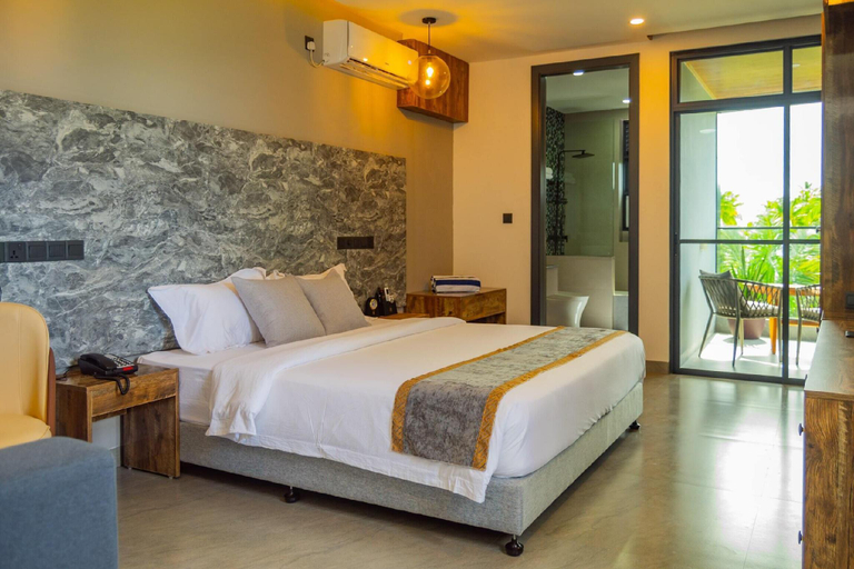 Bedroom 4, Maa Thundi