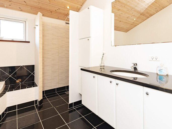 Bathroom 5, 4 Star Holiday Home in Lokken, Hjørring