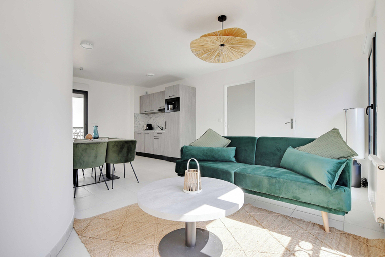 Others 2, Elegant Appt - 2bdr/6p - Near Paris & La Defense, Hauts-de-Seine