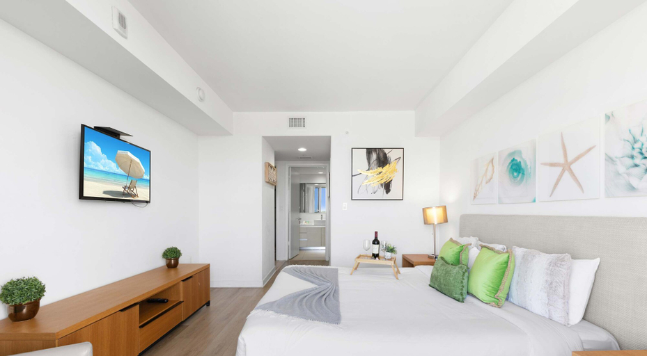 Bedroom, 1 BR Modern Resort Balcony Gym Amazing Pool, Broward
