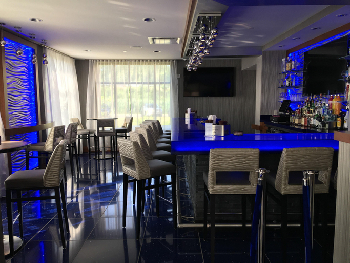 Food & Drinks 5, Hampton Inn & Suites Newburgh Stewart Airport, Orange