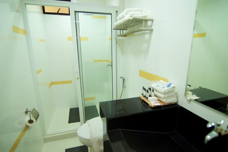 Bathroom 3, Baguio Lefern Hotel North Drive, Baguio City