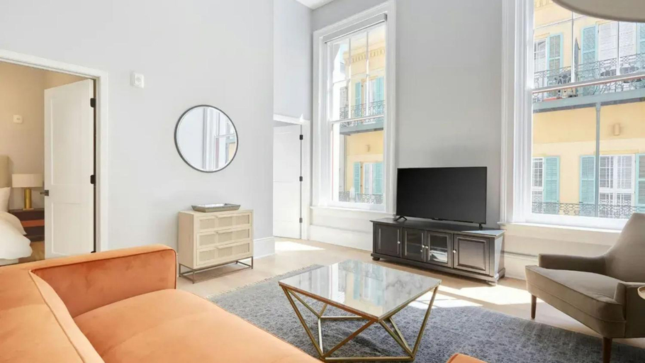 Others 4, The Harlequin: 2 Deluxe 2BDR Suites by AvantStay, Orleans