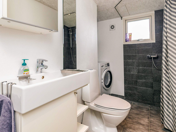 Bathroom, Lovely Holiday Home in Lønstrup near Sea, Hjørring