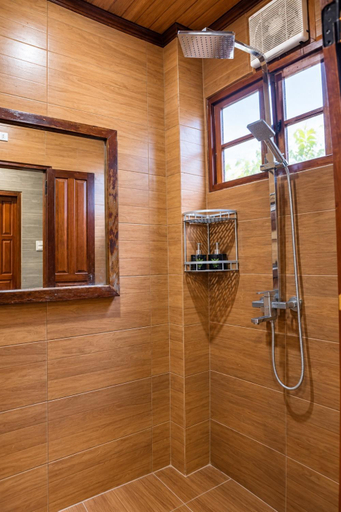 Bathroom 3, Chaluenxay Boutique Hotel, Luang Prabang