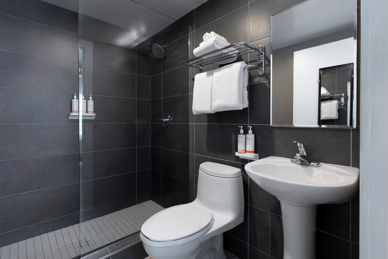 Bathroom 5, Plunge Beach Resort, Broward