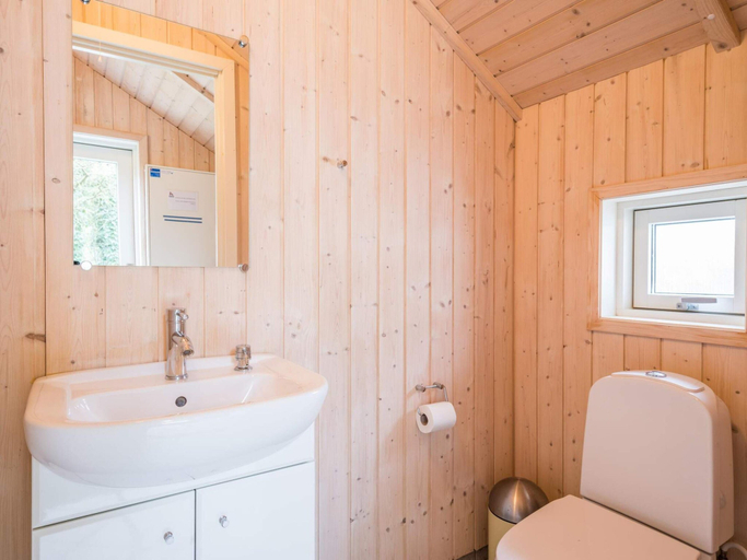 Bathroom 3, 4 Star Holiday Home in Oksbol, Varde
