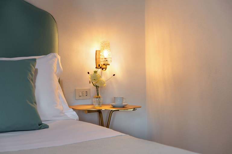 Bedroom 3, Villa Sunshine, Florence