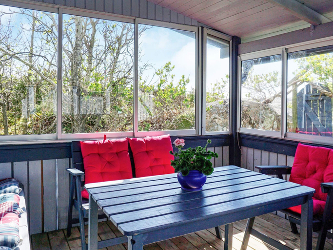 Others 5, 4 Person Holiday Home in Hamburgsund, Tanum