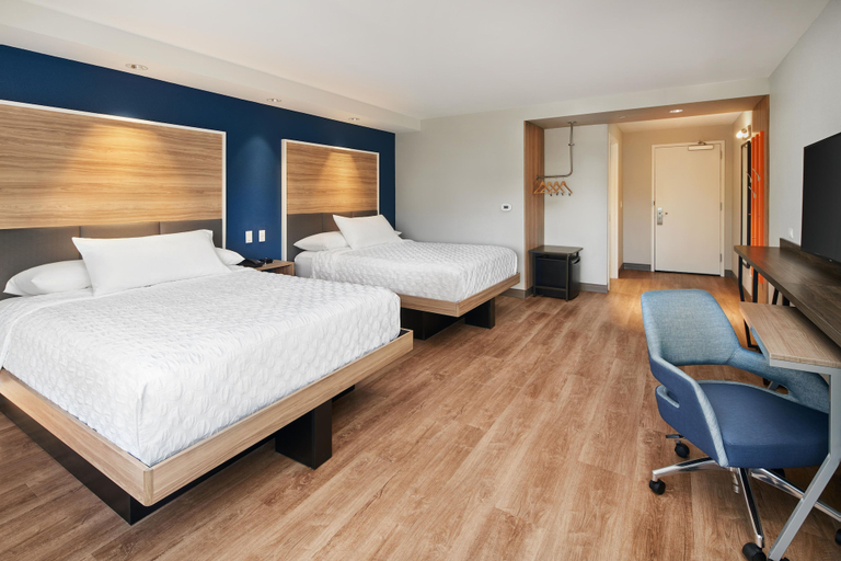 Bedroom 3, Tru By Hilton Ft. Lauderdale Airport, Broward