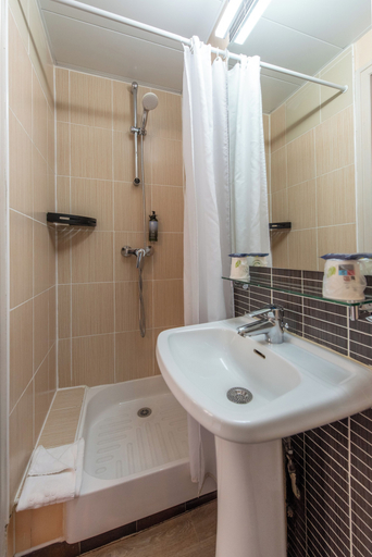 Bathroom 4, Hotel de France Quartier Latin, Paris