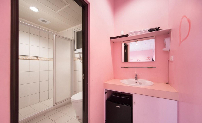 Bathroom 3, Siazhiyu Bed and Breakfast, Pingtung