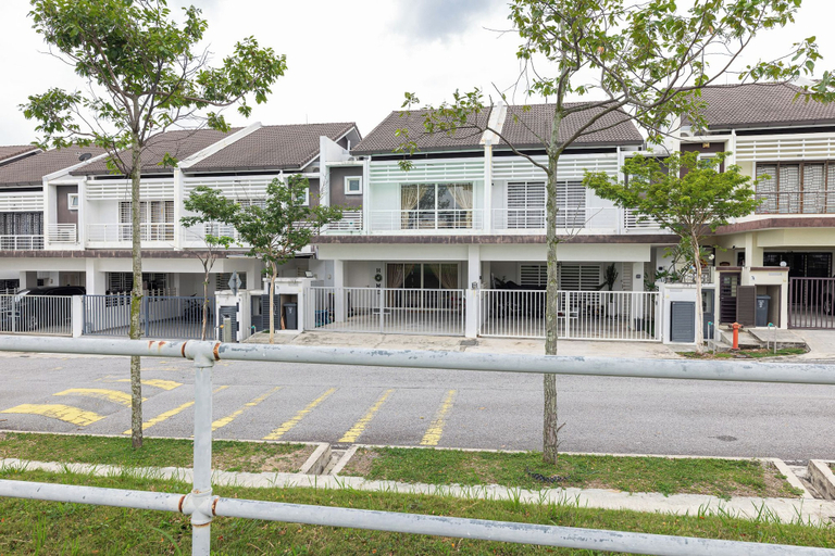 Others 2, Modern 5-Bedroom House at Nilai by HCK, Seremban