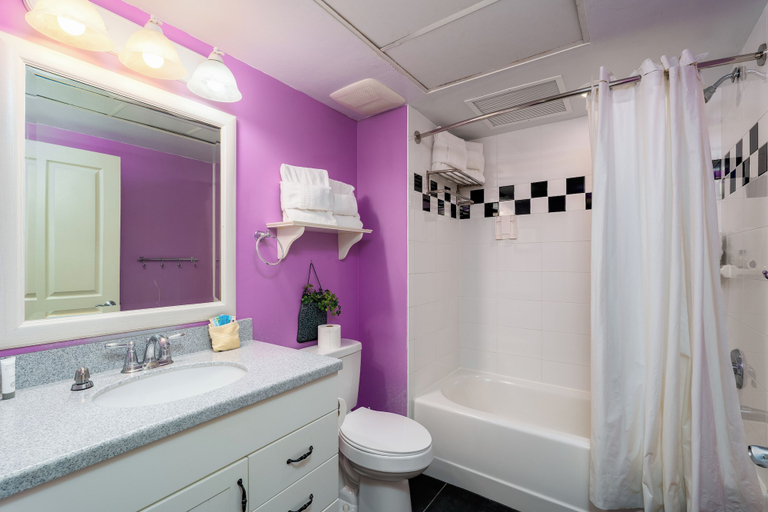 Bathroom 4, Harbour House at the Inn 308, Lee