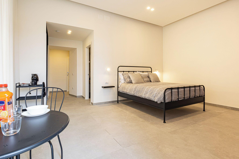 Bedroom 4, Alyde Apartments, Napoli