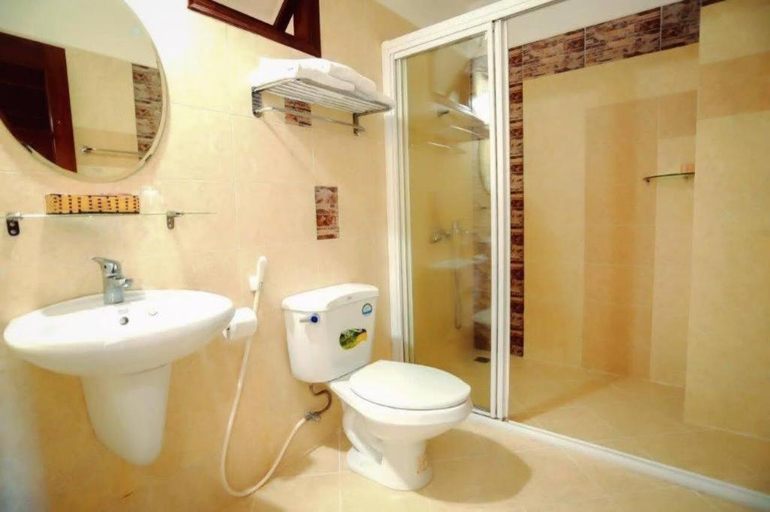 Bathroom, Hung Phong Hotel - Near Dalat Night Market, Đà Lạt