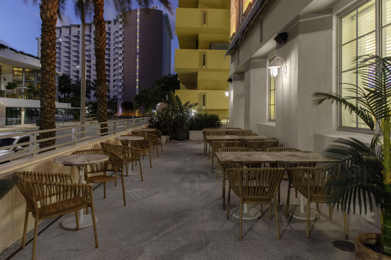 Food & Drinks 5, Hilton Garden Inn Miami South Beach, Miami-Dade