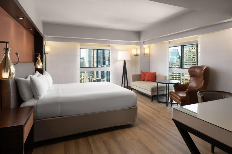 Bedroom 1, Millennium Hilton New York One UN Plaza, New York