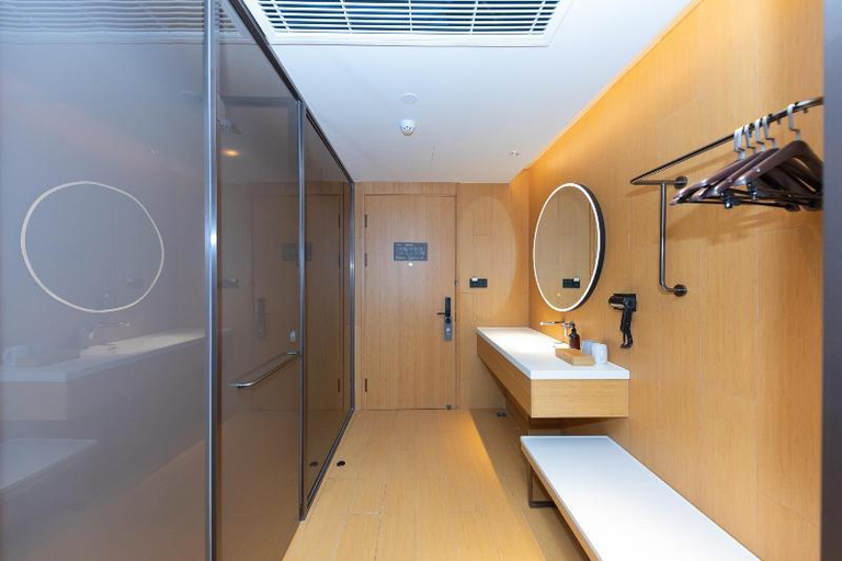 Bathroom 3, Ji Hotel (Kaifeng Millennium City Park), Kaifeng