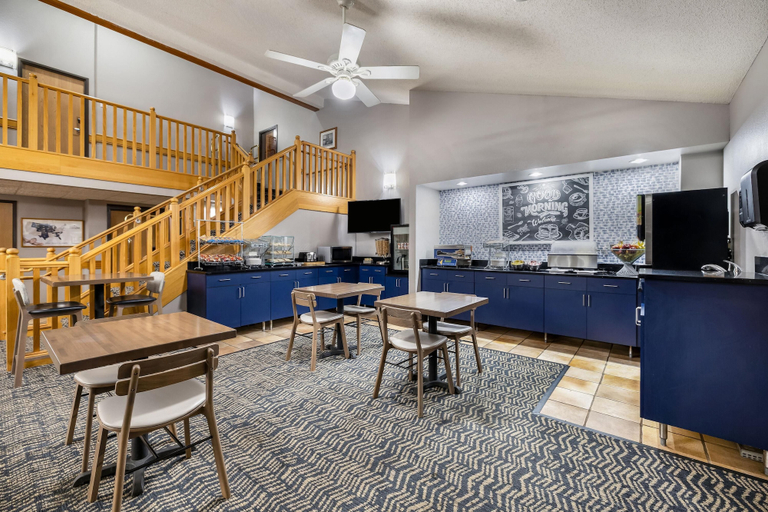 Food & Drinks 5, AmericInn by Wyndham Stillwater, Washington