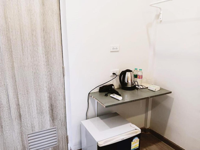 Others 3, Y room Yaowarat, Samphantawong
