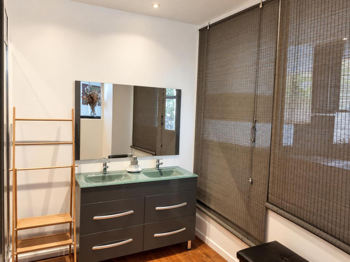 Bathroom 2, Aur Blan - Les Pipistrelles, Aude