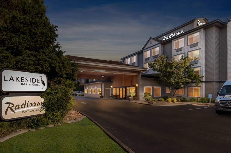 Exterior & Views 1, Radisson Hotel Portland Airport, Multnomah
