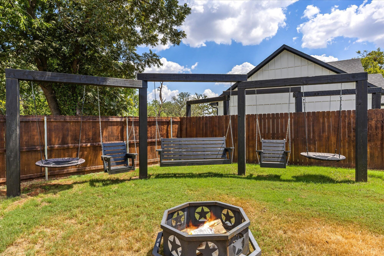 Others 1, Wake Up on Lakeside Trail - Sleeps 8 Fire Pit, Hood