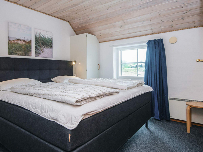 Bedroom 2, 4 Star Holiday Home in Ringkobing, Ringkøbing-Skjern
