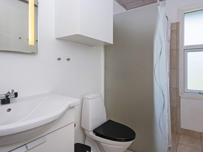 Bathroom 3, 4 Star Holiday Home in Juelsminde, Hedensted