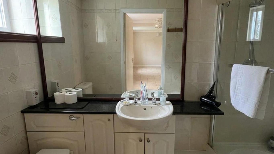 Bathroom 3, The Lane Head Hotel, Calderdale