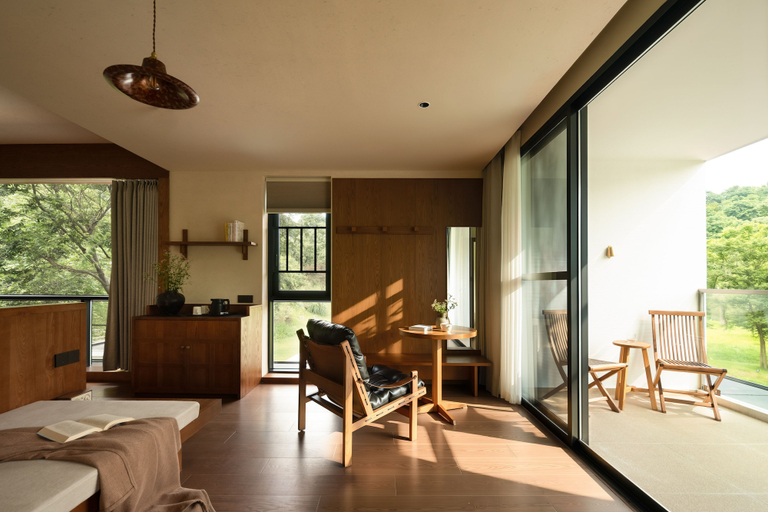 Others 3, LOST LODGE.Yiyang Qingxi, Yiyang