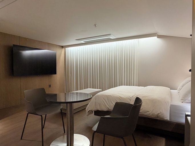 Others 2, WALTZ HOTEL, Gangnam