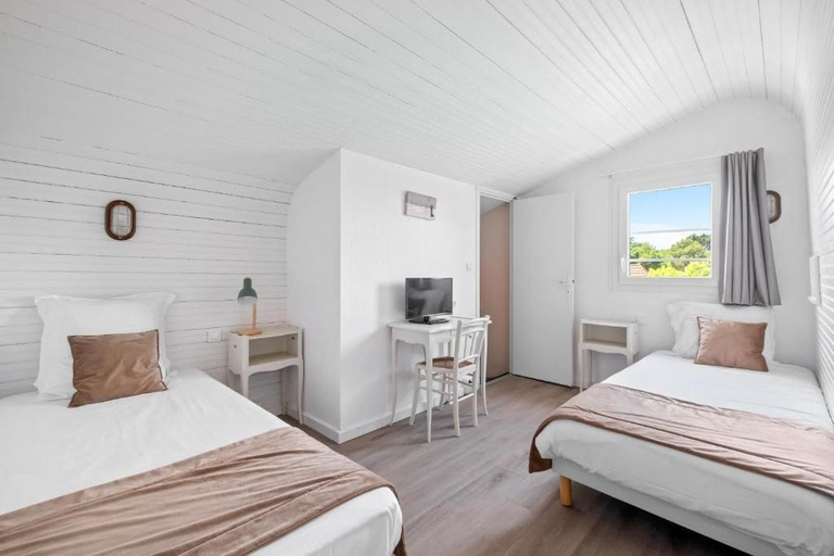 Bedroom 4, Hôtel Saint Paul, Vendée
