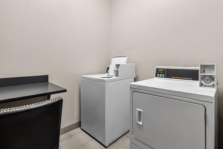 Bathroom 5, Country Inn & Suites by Radisson, Sioux Falls, Minnehaha