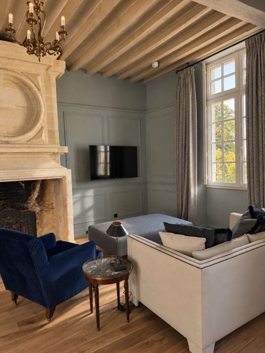 Others 5, Chateau Gamage, Gironde