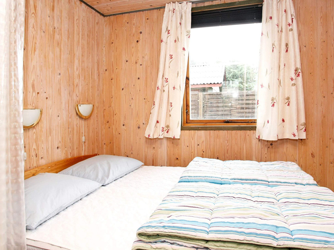 Bedroom 2, 6 Person Holiday Home in Lokken, Jammerbugt
