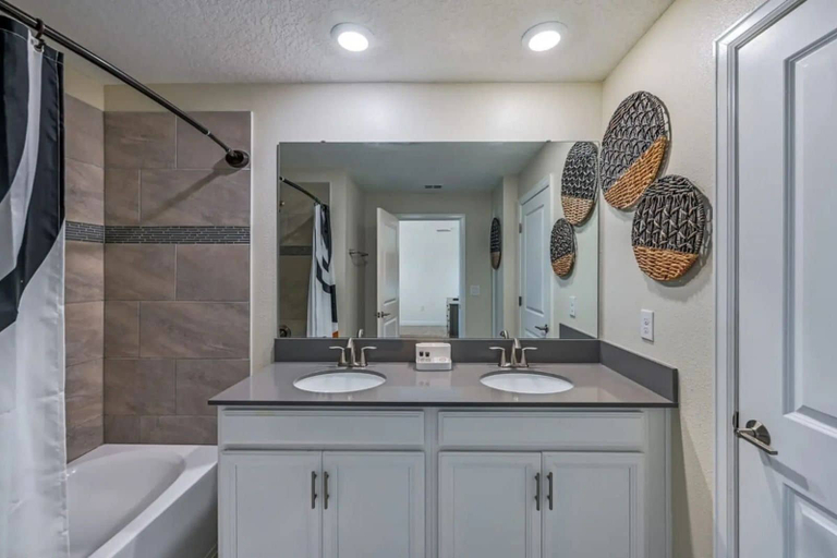 Bathroom 4, Stylish Home w/ Private Pool, 10 Min. From Disney!, Osceola