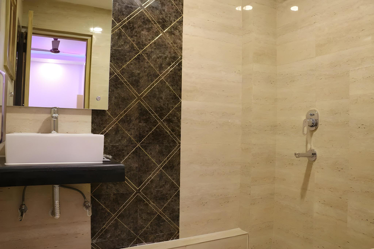 Bathroom, Hotel Prince Palace The Green, Delhi