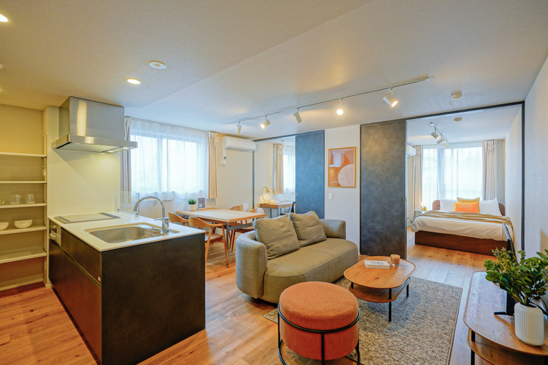 Others 4, Dash Living Nezu, Bunkyō