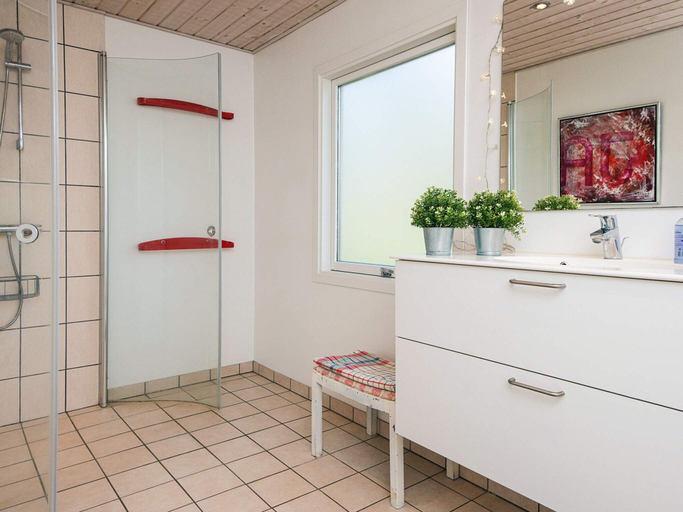 Bathroom, Cozy Holiday Home in Jutland near Sea, Ringkøbing-Skjern