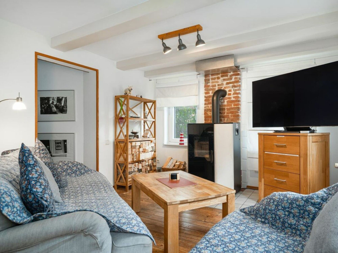 Others 5, Holiday Home in Upleward With Sauna, Aurich