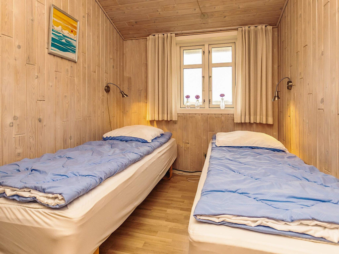 Bedroom 2, 6 Person Holiday Home in Lokken, Hjørring