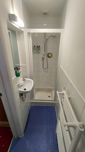 Bathroom 3, The Harbour - Guest House, Cornwall