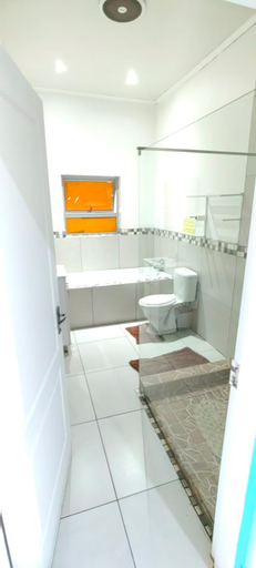 Bathroom, Neo & ruks guest house goodwood, City of Cape Town