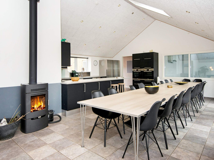 Others 4, 5 Star Holiday Home in Romo, Tønder