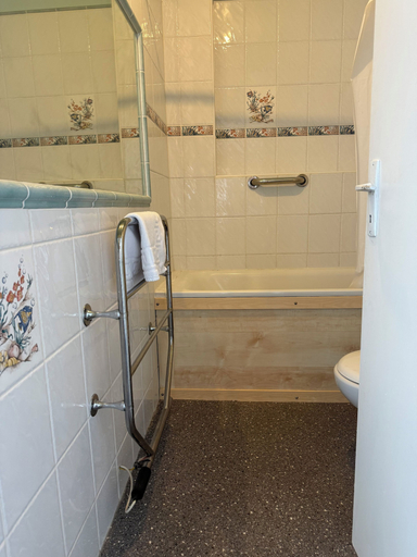 Bathroom, The Carlton Hotel, West Sussex