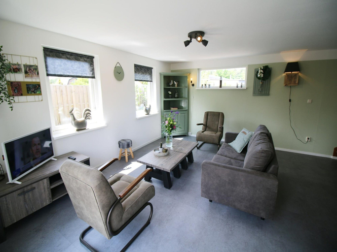 Others 3, Charming Beachside Base in Noordwijk, Noordwijk